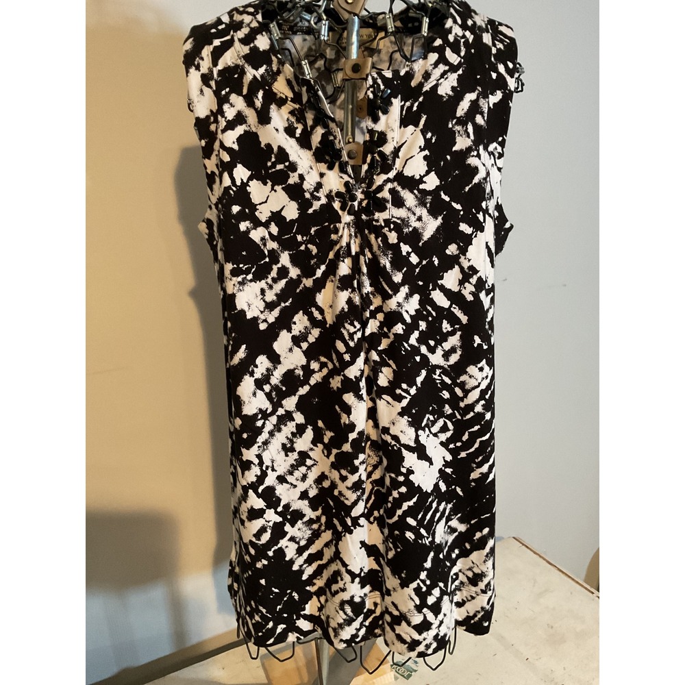 Jones New‎ York Sport Black White Abstract Beaded Split Neck Sleeveless Top M